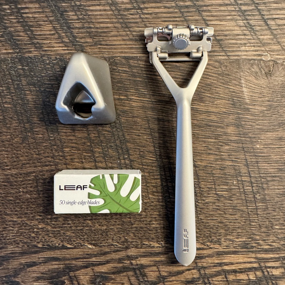 Leaf Shave Original Razor & Stand + 50 Blades | Metal Eco Friendly Safety Razor